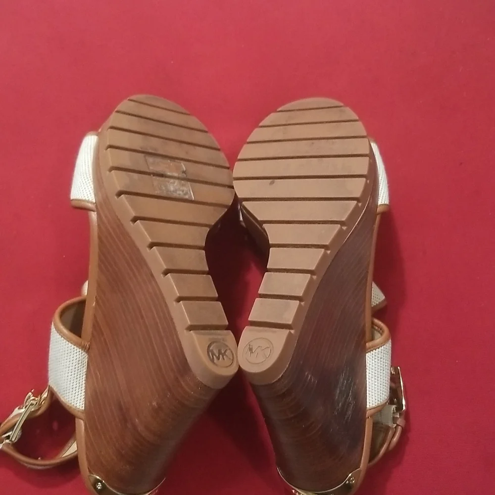 MICHAEL KORS WEDGE SANDALS - Picture 9 of 10